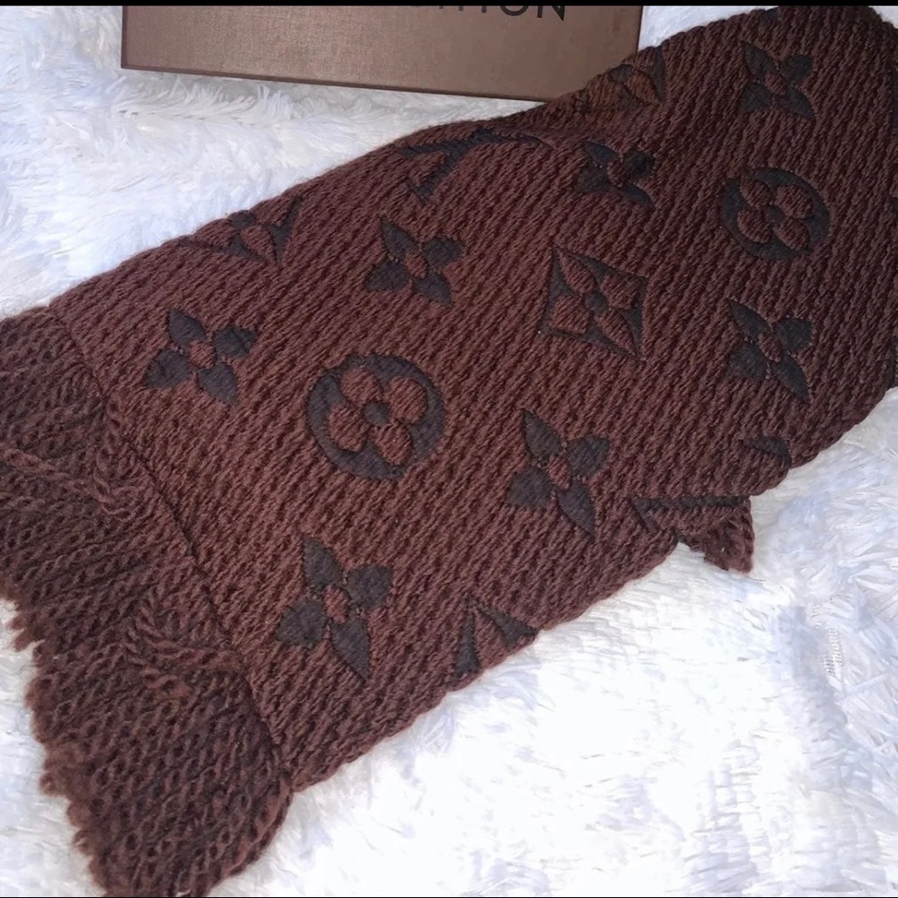 AUTHENTIC Louis Vuitton Scarf